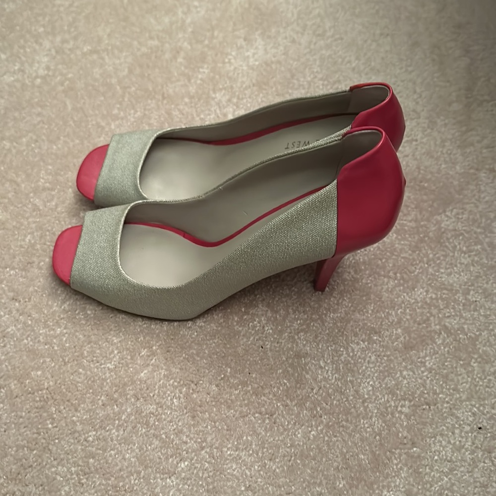 Heels - Picture 2 of 3